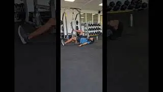 🇨🇵Pont fessier en isom&eacute;trique, long levier. / 🇬🇧Long lever isometric glute bridge.