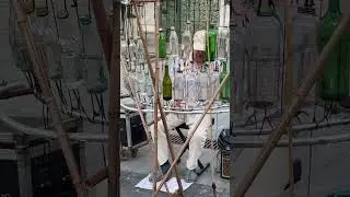 Street performer creates amazing music / Уличный музыкант жжёт - Queen  