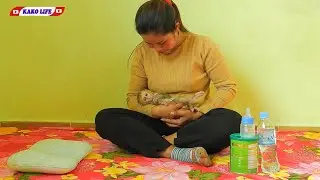 Tiny Lisa Waiting Drink Milk On Mom Hands