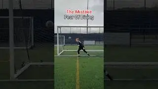 Fear Of Diving ✅❌ #footballshorts #goalkeeper #foryou #soccer #goalkeepertips #football