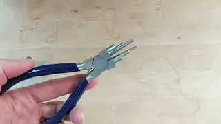 Jewelry Making for Beginners: Understanding step pliers (or bail making/forming pliers)