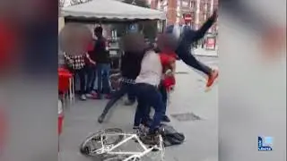 Calci, pugni e colpi proibiti: violenta rissa a piazzale Marconi tra due gruppi di stranieri