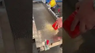 Stainless steel linear vibrating screen efficiently screens large particle materials#Grain screening