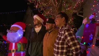 Son carries on Xmas light tradition in memory of his late father
