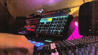 Live jamming: Moog Voyager, Tempest, Octatrack, xOxbOx (FSOL)