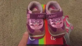 STRIDE RITE MADE 2 PLAY SHOES!