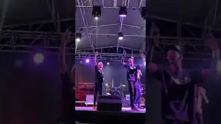 Robot boii &times; Mavest &times; Masilver performing it iz what it iz live at dobsinville
