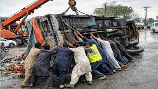 Overloaded Truck Broke Failure || Truck Overturned in Middle of Road || Driver Died on spot 