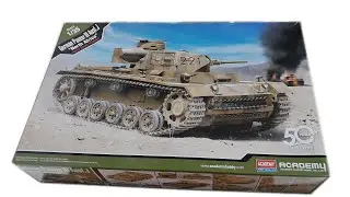 En el directo de este lunes, abriremos esta caja, Academy #Panzer3 #academy