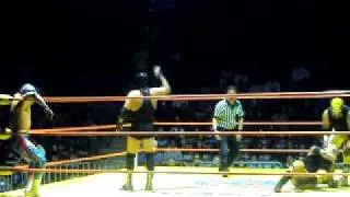 Randuz y Kid Relampago vs Camaleon Negro y Silver Star