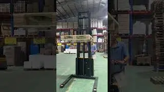 Xe N&acirc;ng Điện Ch&acirc;n Rộng D&ugrave;ng Cho Pallet 2 Mặt | QES15E-SL (Straddle Leg Stacker) #qslift #xenangdien