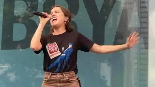 Gracie Lawrence honors Connie Francis: “Who’s Sorry Now”