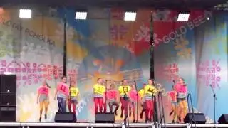 Average dance group 