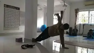 side plank shouler strength wall support