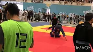 Atleta Bryan da GF-ARGENTINA sendo campe&atilde;o no peso e absoluto com 06 lutas, 03 Finaliza&ccedil;&otilde;es.