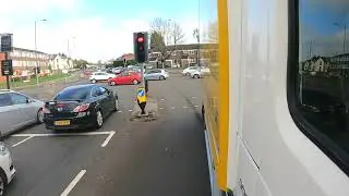 Navigating a Left Turn at Traffic Lights in Your HGV: Tips and Techniques