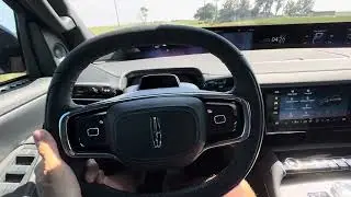 ‘25 Lincoln Navigator top speed run. Who allowed this!?￼