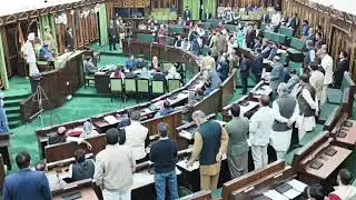 #breakingnews Assembly mein Bari Hung@ma