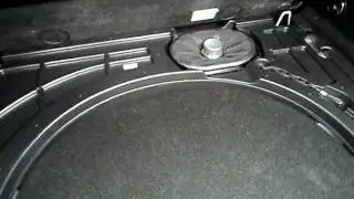 Opel Astra Sports Tourer Infinity Sound System woofer