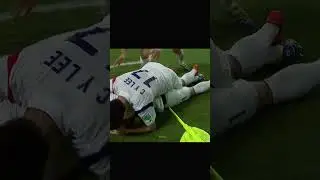 😂😂 ##Funny football#FootballFails#FootballHumor#SoccerComedy#FootballMeme#EpicFail#GoalkeeperFails