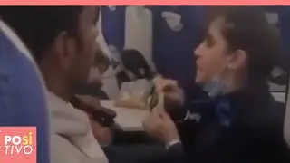 Assistente di volo perde il controllo durante il volo