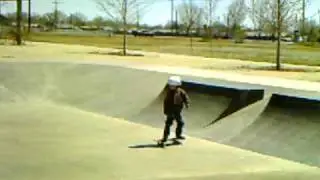 Skating Fallon NV. Skatepark.  Little Man!