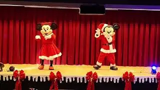 Mickey y Minnie clausura bailando jingle bell rock Reino de H&eacute;roes eventos 