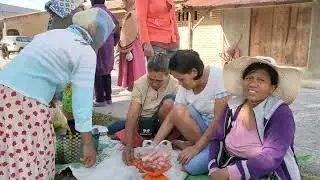 Suasana Pasar di Desa ll Samosir ll Market at small village
