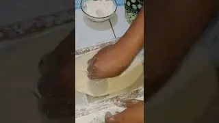 tips cara lubangi donat dough pakai botol plastik #youtube #donat #donuts #youtubeshorts #viral