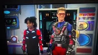 Henry Danger: Jasper Makes Ray Raise His Hand