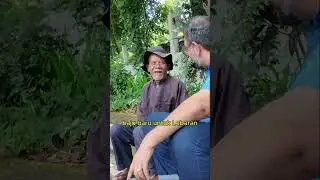 Bapak ini menangis ketika di kasi Uang Segepok dan jam tangan Mewah!! 