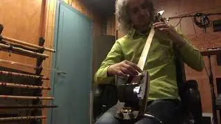 Siterhu new hybrid Sitar / Erhu musical instrument by Almartino
