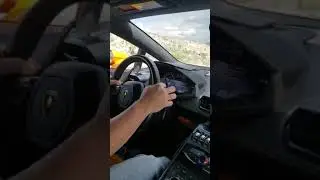 Lamborghini Huracan LP 610-4 downshift sound!