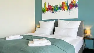 E&K living - SKY-TV - 23 OG - Stadtblick - Kongress | Augsburg, Germany | Hotel Review 🛏️