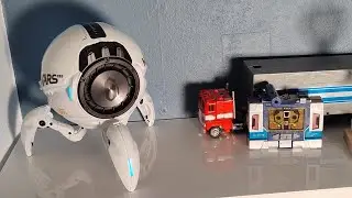 Is it a model, or a speaker?! Gravastar Mars Pro first look.