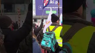 Protest rolnik&oacute;w na ulicy Marszałkowskiej #warszawa #warsaw #poland #polska #agriculture #europe