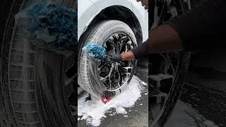 How to detail gloss black wheels #detailing #asmr #cardetailing #carcare #satisfying
