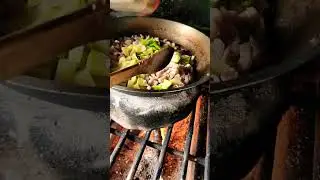 HOW TO COOK A PERFECT ILOCANO DINARDARAAN/DINUGUAN! Filipino Pork Blood Stew #shorts #short #yum