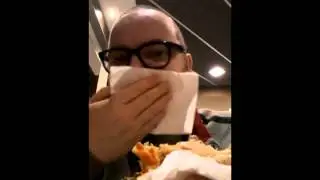 Aufeating: Hadley futtert einen Steakhouse Beef Classic.... / Social Eating