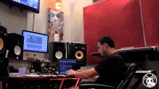 Amazing Beat Making Video (Trakksounds making a beat)