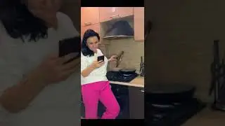 OMG! SHE SPILLED THE FOOD!