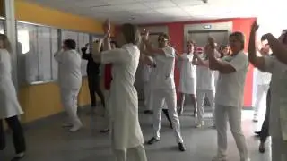 Flash mob au Centre Hospitalier de Béthune Beuvry dans le cadre de la journée hygiène des mains 2015