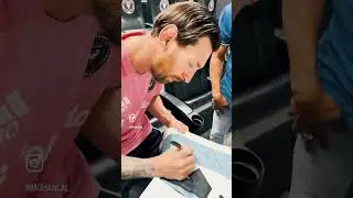 Messi gift to mohanlal . The real goat #mohanlal #messi#messigift #karala#messikerala#messifans #uk