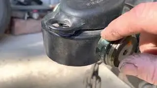 How to fix a squeaky DO35 hitch