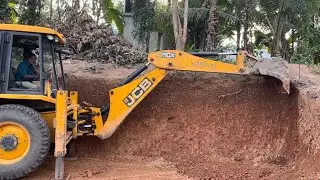 Jcb 3dx accurately cutting hard high heap of soil #jcb #jcb3dx #jcbmachine #jcbtractor #jcbvideo 