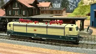 Rokuhan T950-6 DB BR181 Electric Locomotive Test Run at z.scale.hobo 11.06.2025