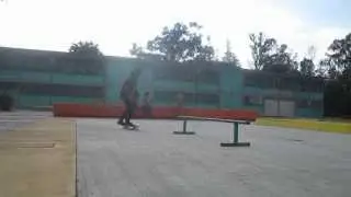 [SLOWMO] Front Board Kick Flip Out