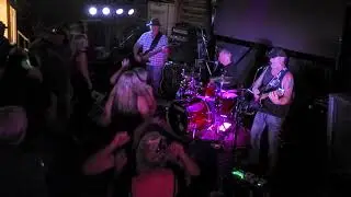 Dust On The Bottle David Lee Murphy Cover - Kick Arse Country -