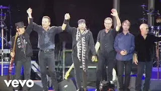 Bruce Springsteen - Credits (from Born In The U.S.A. Live: London 2013)