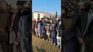 علامہ قاری محمد امین نماز جنازہ کے اجتماع سے خطاب کرتے ہوئے 
